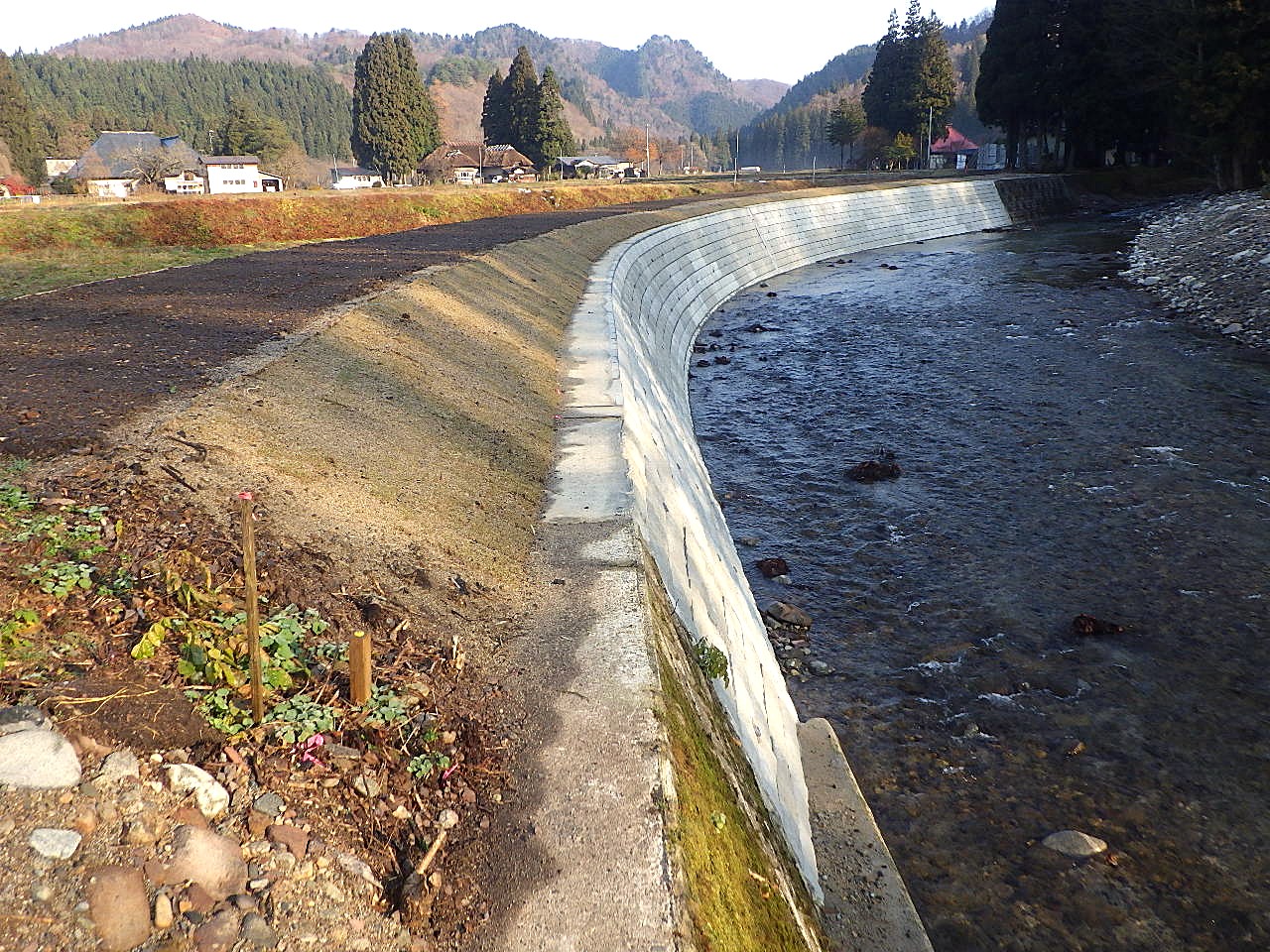 河川災害復旧工事　河辺岩見中島